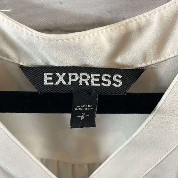 🌟 Express White Silky Tank - Size Small - Picture 2 of 5